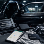 Alarme voiture avec boîtier GPS et capteurs anti-vol