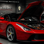 La Ferrari LaFerrari rouge moteur hybride atelier