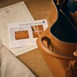 Sac de luxe seconde main, authenticité vérifiée, certificat et fiche produit