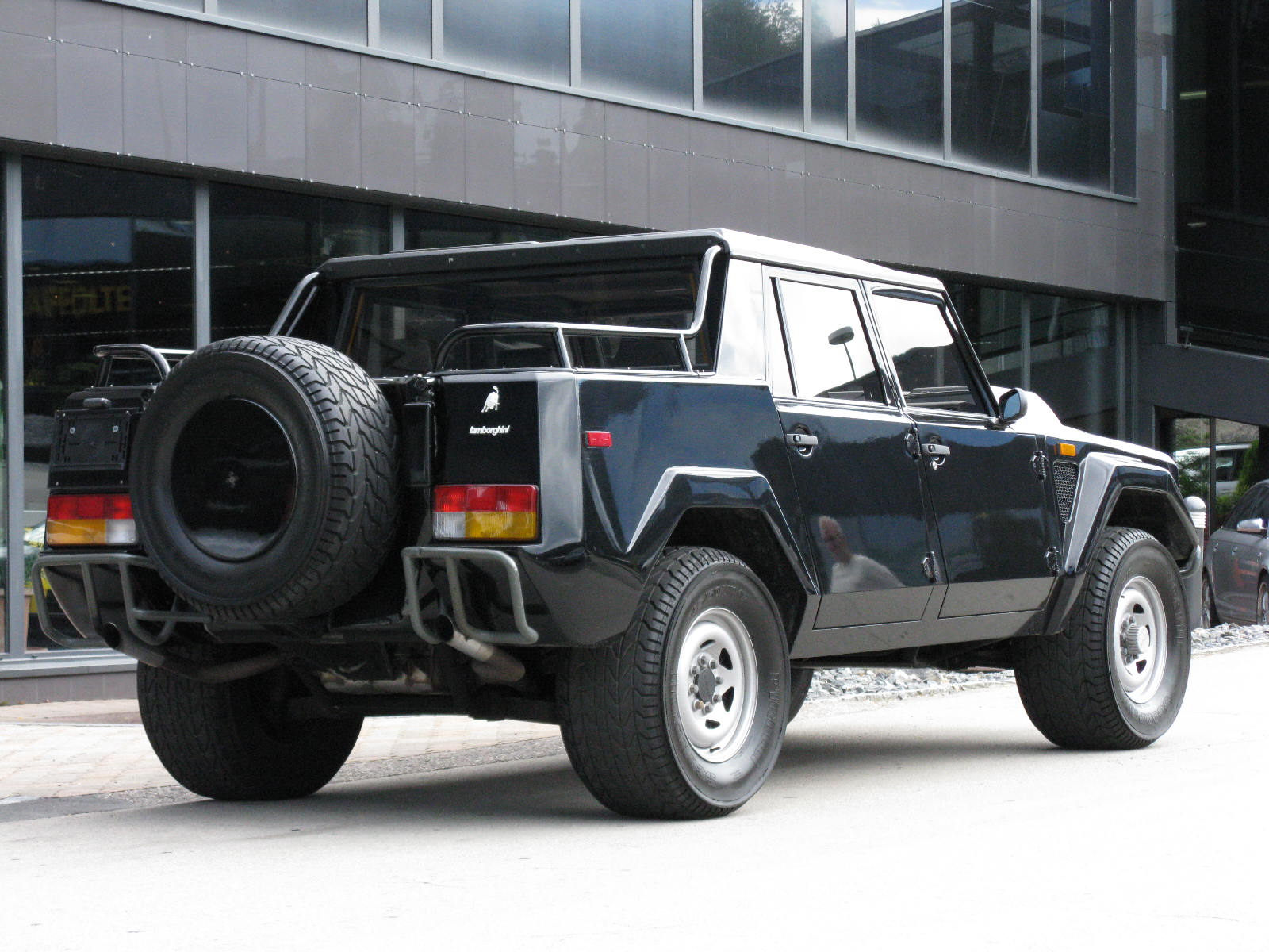 Lamborghini LM002