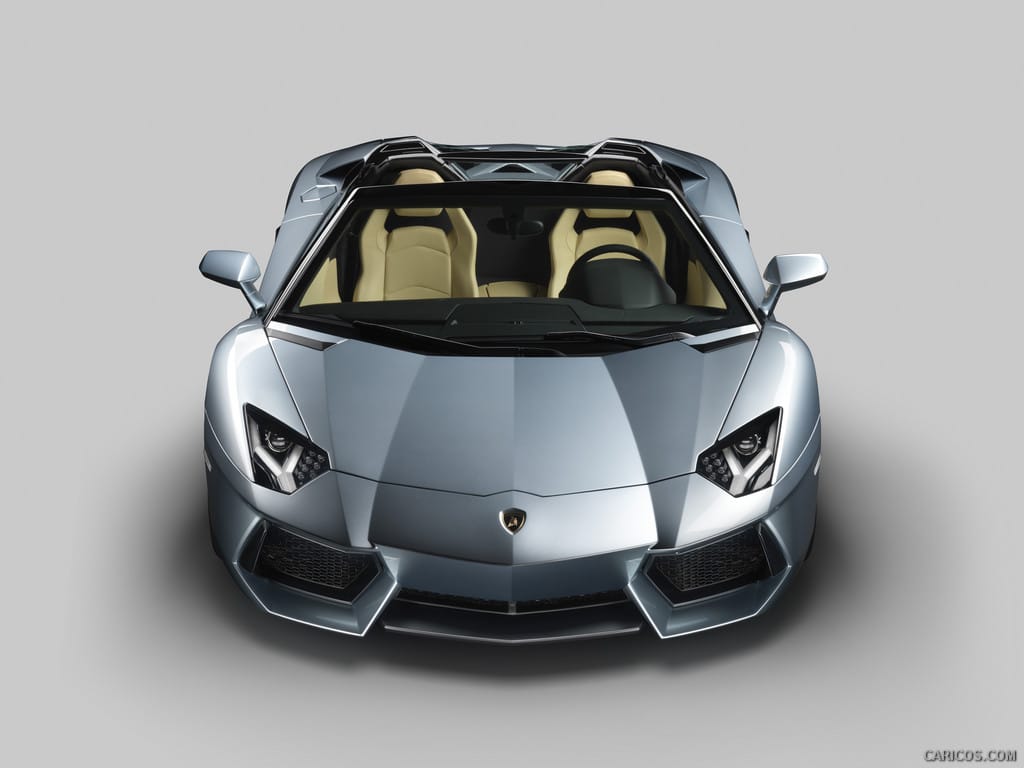 L’Aventador Roadster LP 700-4